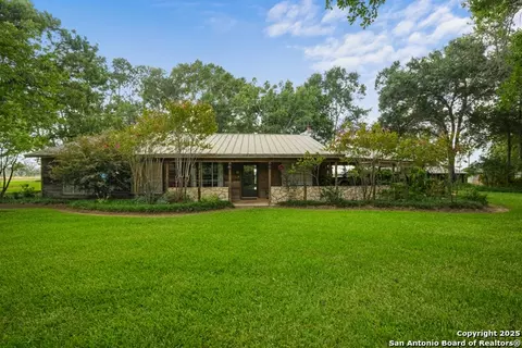4555 S Ogden, Poteet, TX 78065