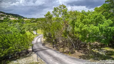 108 Mountain Vw, Boerne, TX 78006
