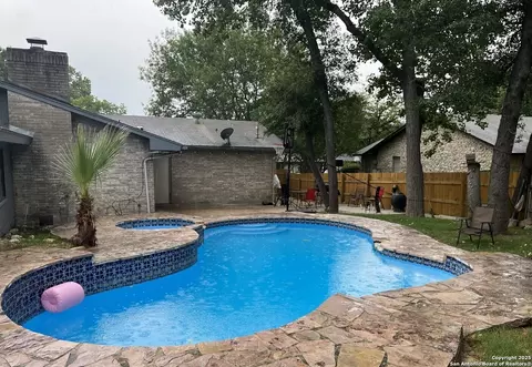 6011 Forest Rdg, San Antonio, TX 78240