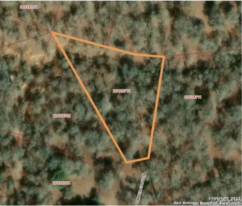 113 Timber Cyn, La Vernia, TX 78121