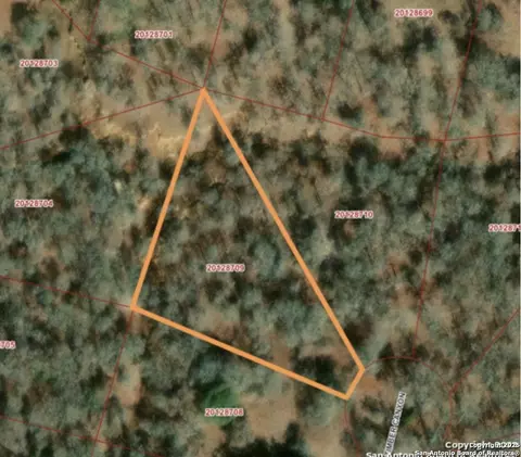 109 Timber Cyn, La Vernia, TX 78121