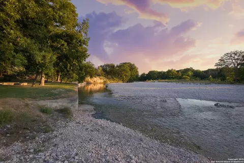 370 Johnny Seibert, Leakey, TX 78873