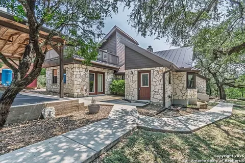 560 Bluff Rdg, New Braunfels, TX 78132