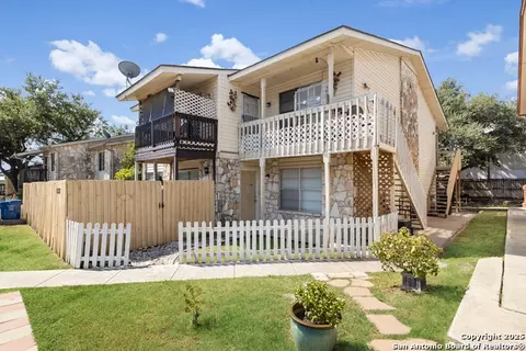 5818 Shadow Gln, San Antonio, TX 78240