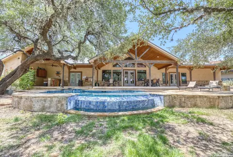 216 Skipping Stone, Concan, TX 78838