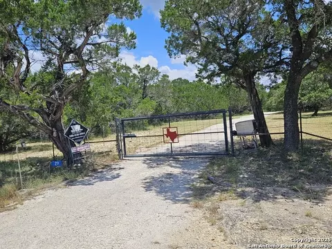 29 Green Cedar Rd, Boerne, TX 78006
