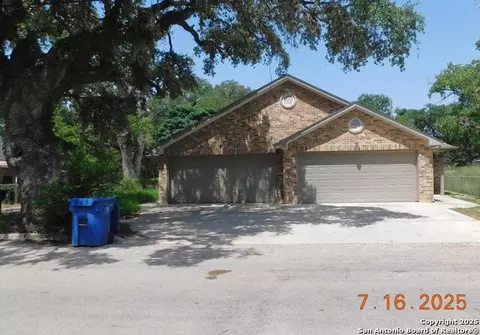 1409 W Martin, Pleasanton, TX 78064