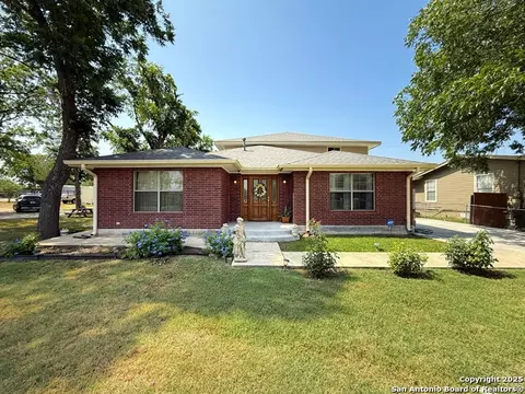 710 W Baetz Blvd, San Antonio, TX 78221