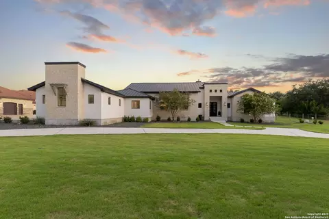 137 Balcones Bnd, Boerne, TX 78006