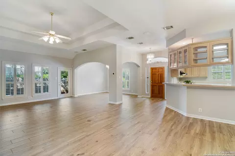 6 Oakwell Farms, San Antonio, TX 78218