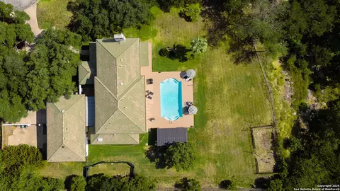 625 Paseo Canada St, Hollywood Park, TX 78232
