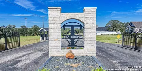 101 Timber Rdg, La Vernia, TX 78121