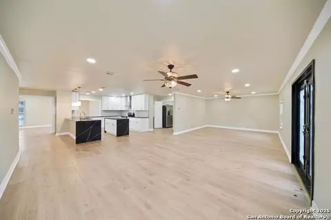 3703 Newrock, San Antonio, TX 78230