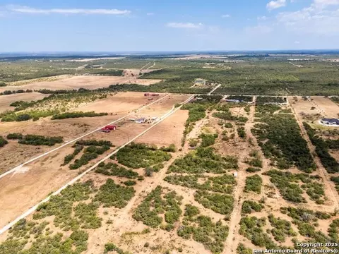 1979 County Road 651, Devine, TX 78016 photo 49