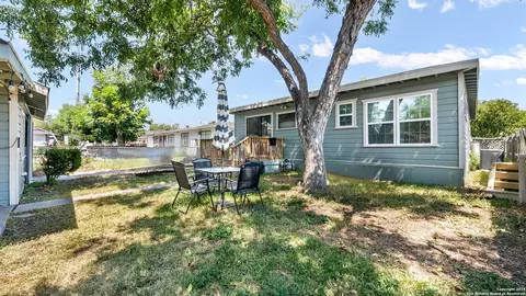 1722 Alametos, San Antonio, TX 78201