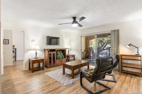 1819 Babcock #204, San Antonio, TX 78229