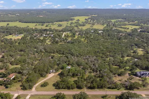 1060 Forest View Dr, Blanco, TX 78606 photo 2