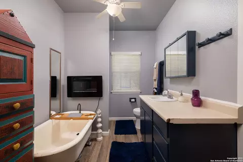 1060 Forest View Dr, Blanco, TX 78606 photo 11