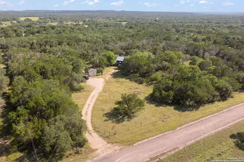 1060 Forest View Dr, Blanco, TX 78606 photo 5