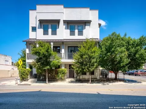 825 N Saint Marys St #102, San Antonio, TX 78205