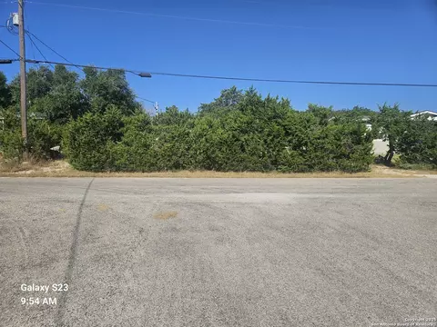 1406 Greenbriar, Canyon Lake, TX 78133