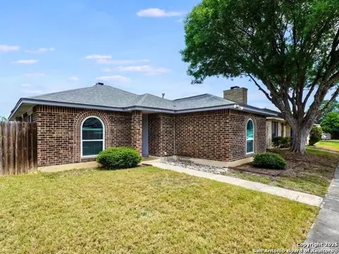 608 Fern Mdw, Universal City, TX 78148