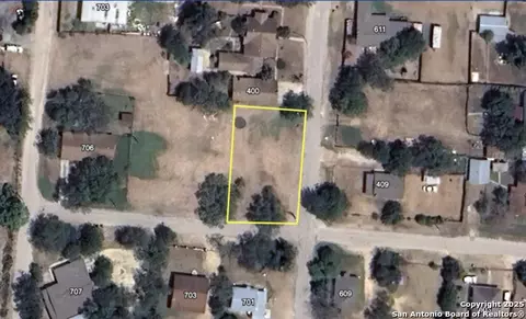 00 Curtis, Devine, TX 78016