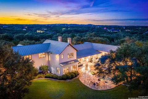 1945 Hoffmann, New Braunfels, TX 78132
