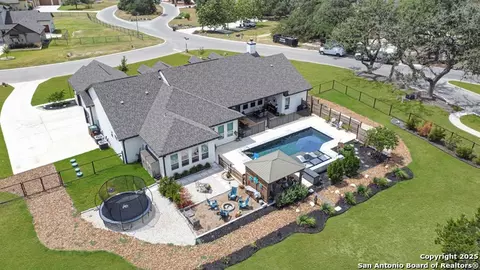 102 Anacacho, Boerne, TX 78006