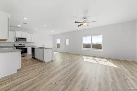 16001 Delgado Hls, Lytle, TX 78052 photo 3