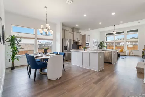 145 W Magnolia, La Vernia, TX 78121
