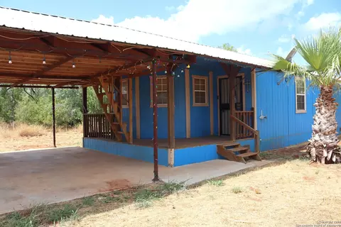 389 County Road 3415, Dilley, TX 78017