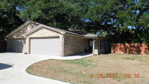 1411 Martin, Pleasanton, TX 78064