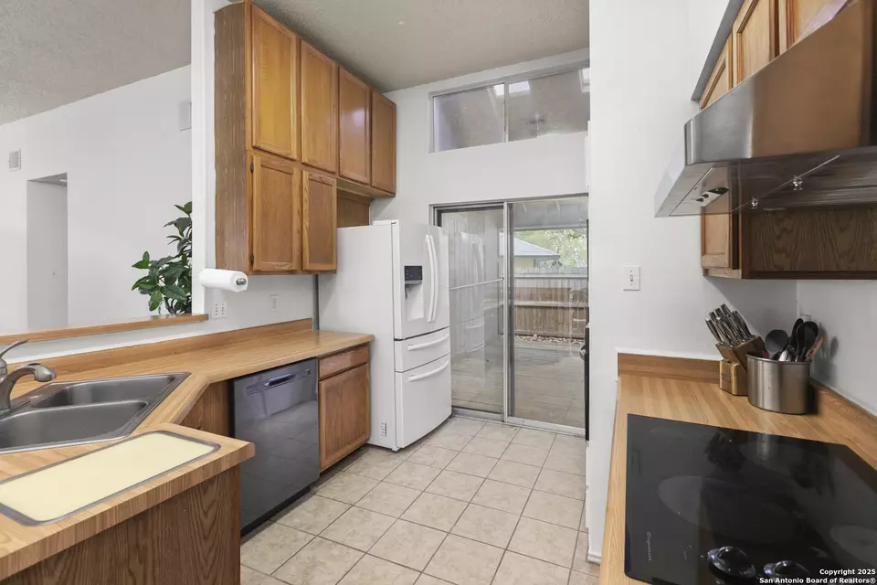 Kitchen - 7709 Brunning, Live Oak, TX 78233 photo 1 of 2