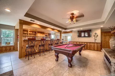 5464 Coughran Rd, Pleasanton, TX 78064