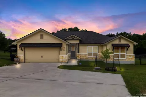 570 La Paloma, Canyon Lake, TX 78133