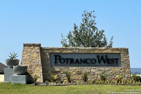 306 Lawrence Dr, Castroville, TX 78009