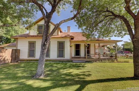 Exterior - 101 N 11th, Junction, TX 76849 photo 2 of 7