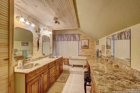 Bath - 101 N 11th, Junction, TX 76849 photo 1 of 4