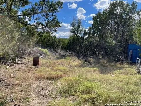455 Spur Rd, Lakehills, TX 78063