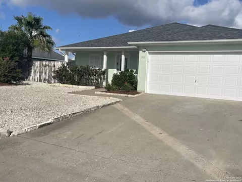 762 S Bay, Aransas Pass, TX 78336