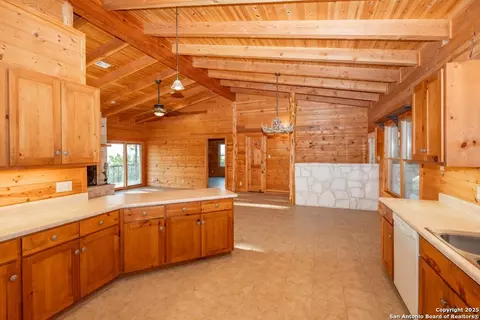 Kitchen - 599 Mountain View Rd, Utopia, TX 78884 photo 2 of 2
