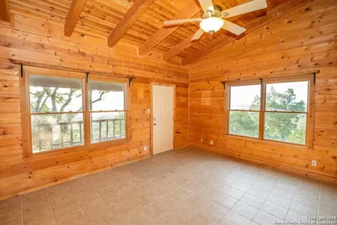 Living - 599 Mountain View Rd, Utopia, TX 78884 photo 2 of 3