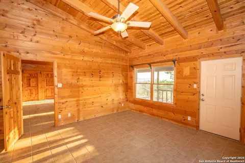 Living - 599 Mountain View Rd, Utopia, TX 78884 photo 3 of 3
