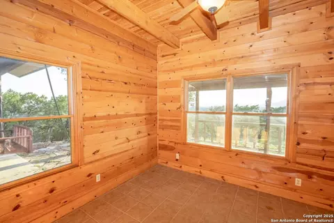 Bedroom - 599 Mountain View Rd, Utopia, TX 78884 photo 1 of 1