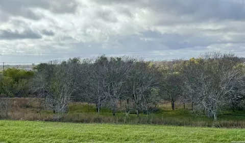 57 Key Rd, Victoria, TX 77906