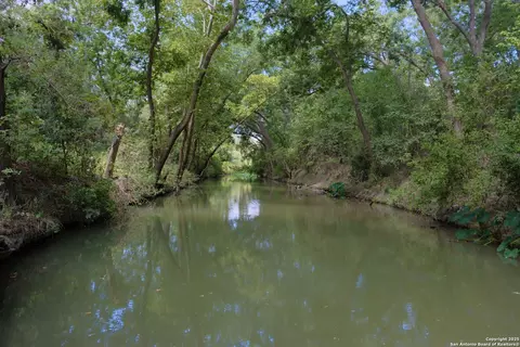 17585 Fargoer, Marion, TX 78124