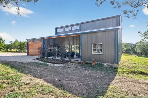 1081 English Holw, Bandera, TX 78003