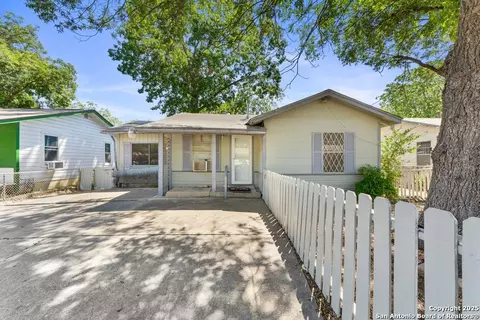2002 Amerada St, San Antonio, TX 78237