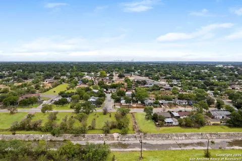 526 E Ansley St, San Antonio, TX 78221